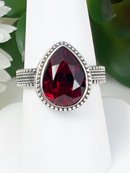Estate Jewelry - Vintage Sterling Silver 925 Red Garnet Ring Size 7 3/4 7.75